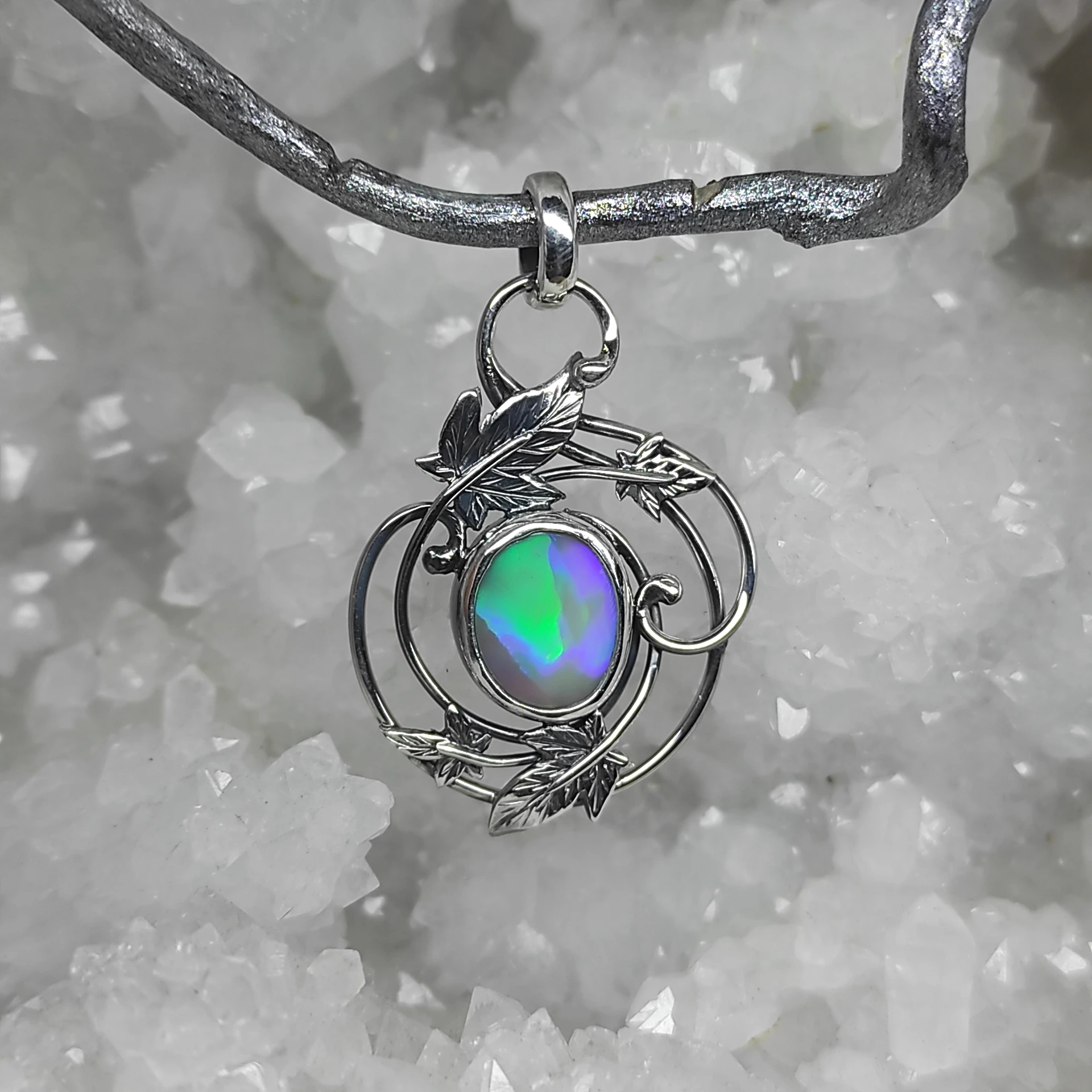 Pendentif opale d' australie aurore boréale