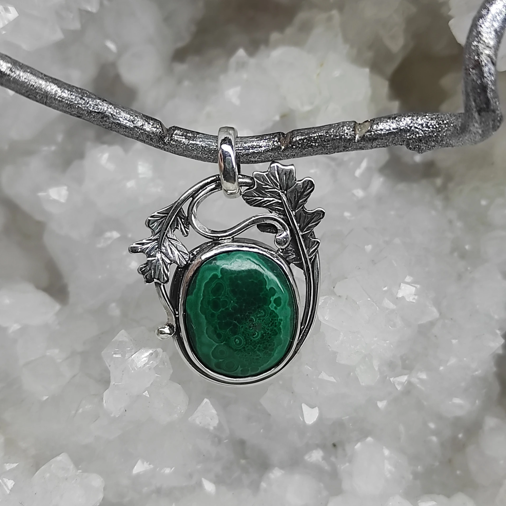 Pendentif malachite en feuilles de chêne