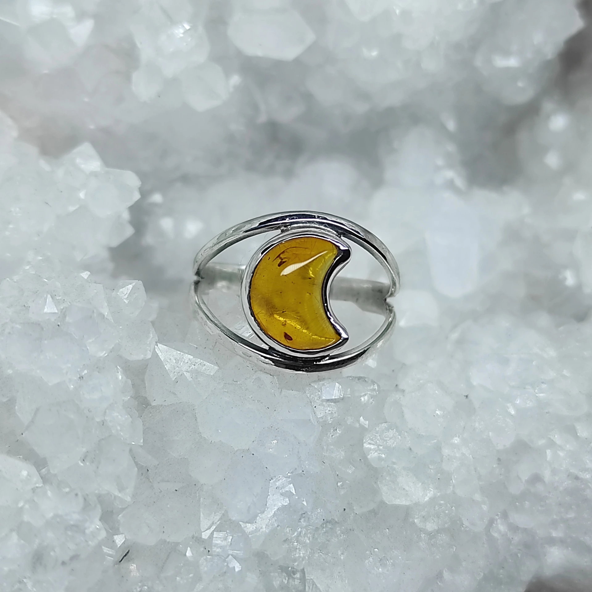 Bague lune d' ambre