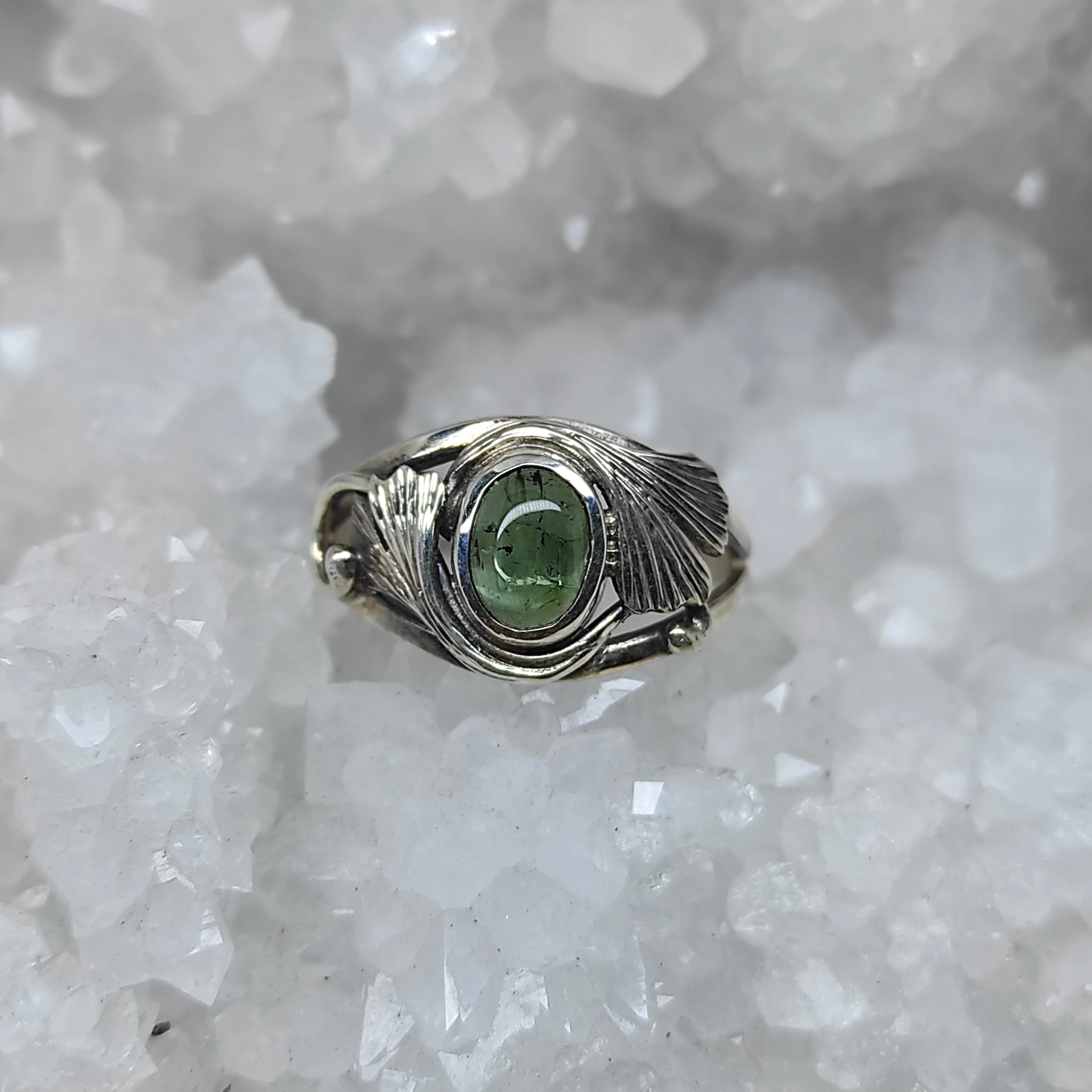 Bague tourmaline verte et feuille de gingko