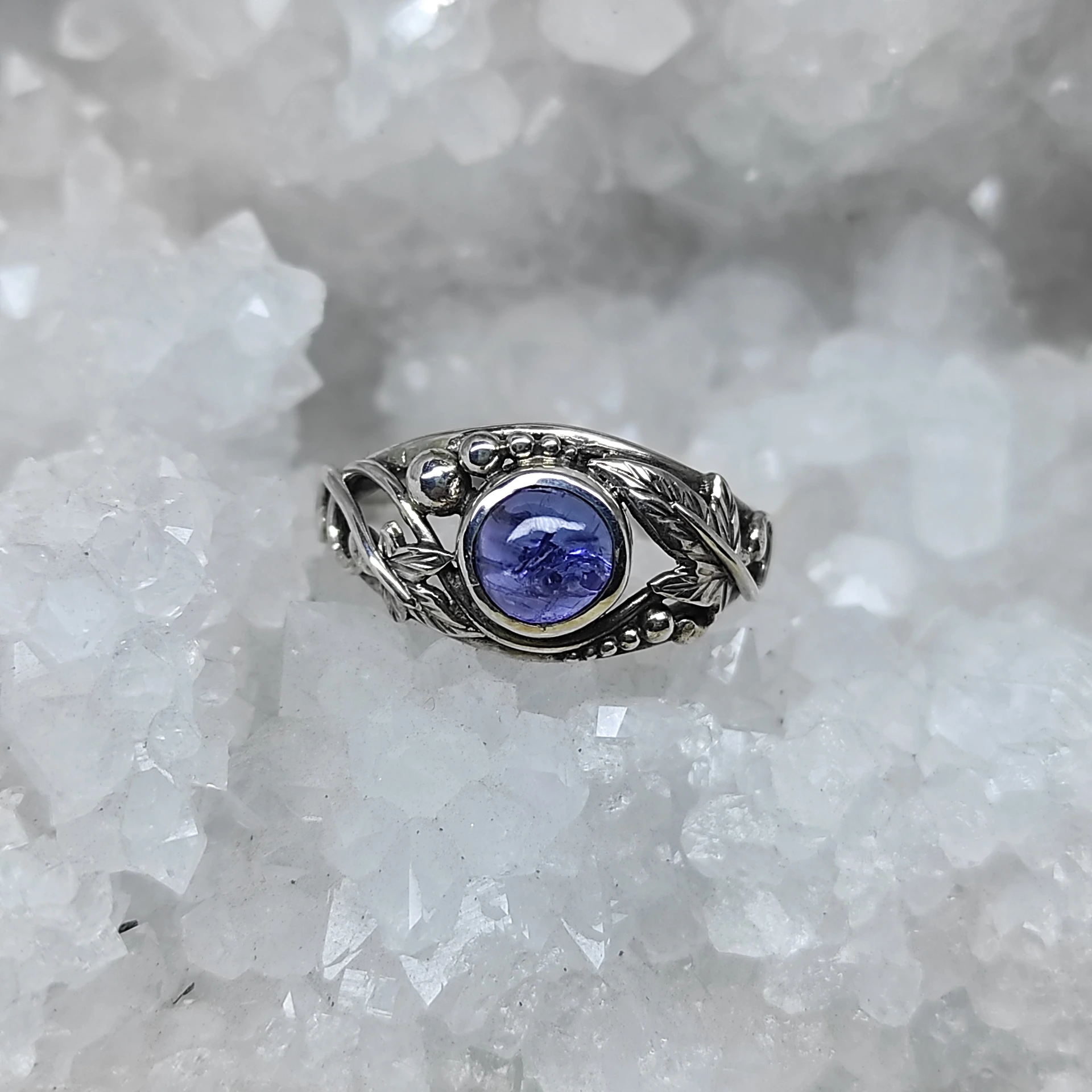 Bague tanzanite et feuille de lierre