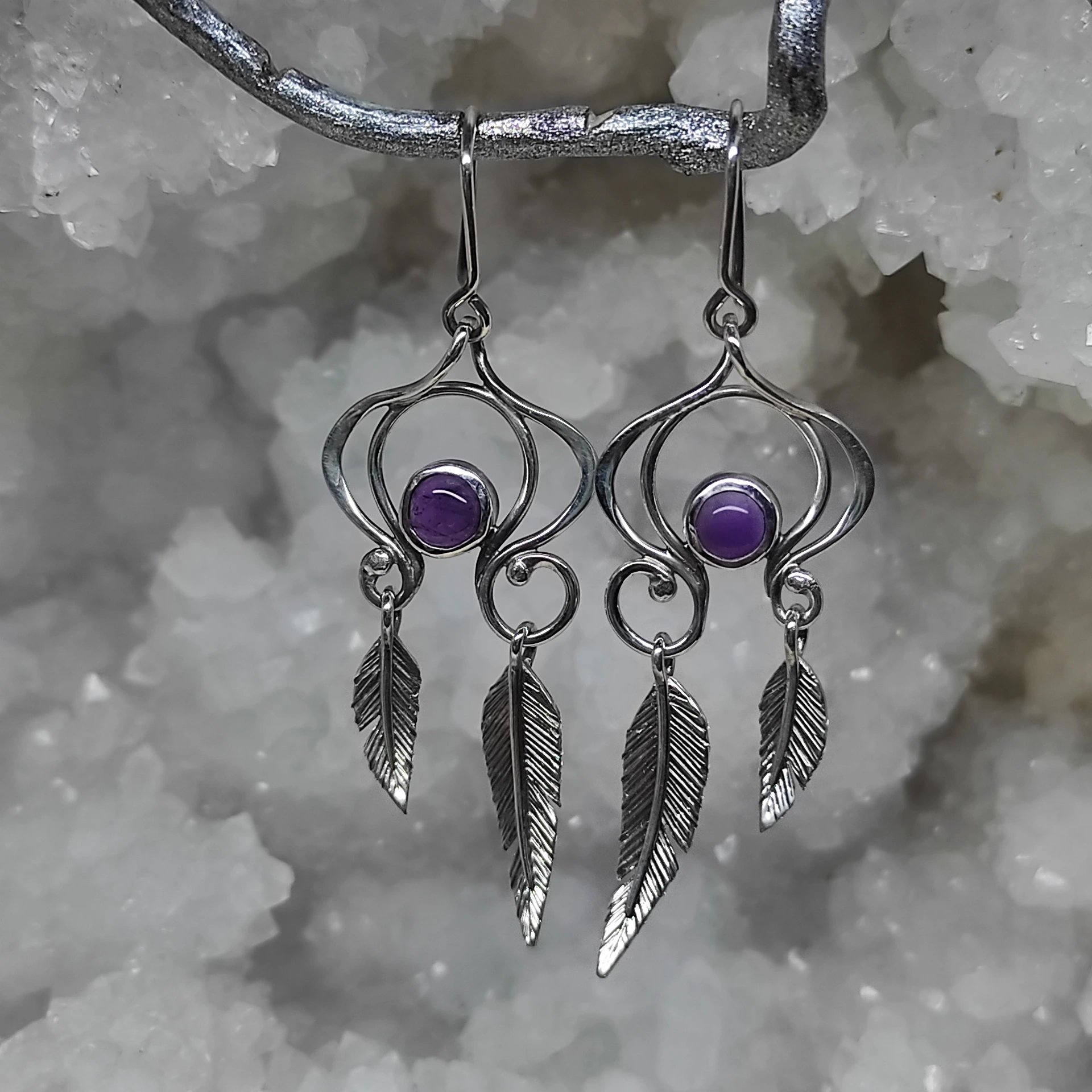 boucle d'oreilles améthyste et plumes