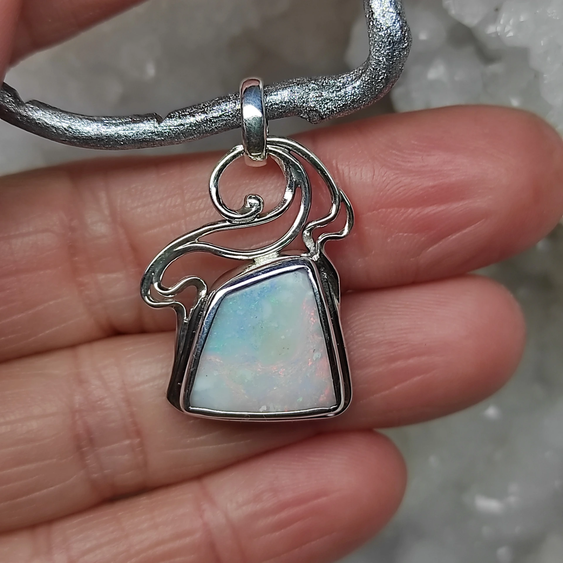 Pendentif opale d' Australie scalène